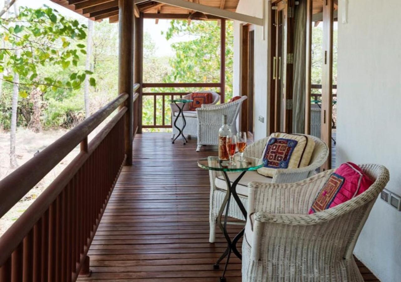 Saffronstays Stella Maris - Luxury Beach Front Villa Near Redi Beach Querim 외부 사진