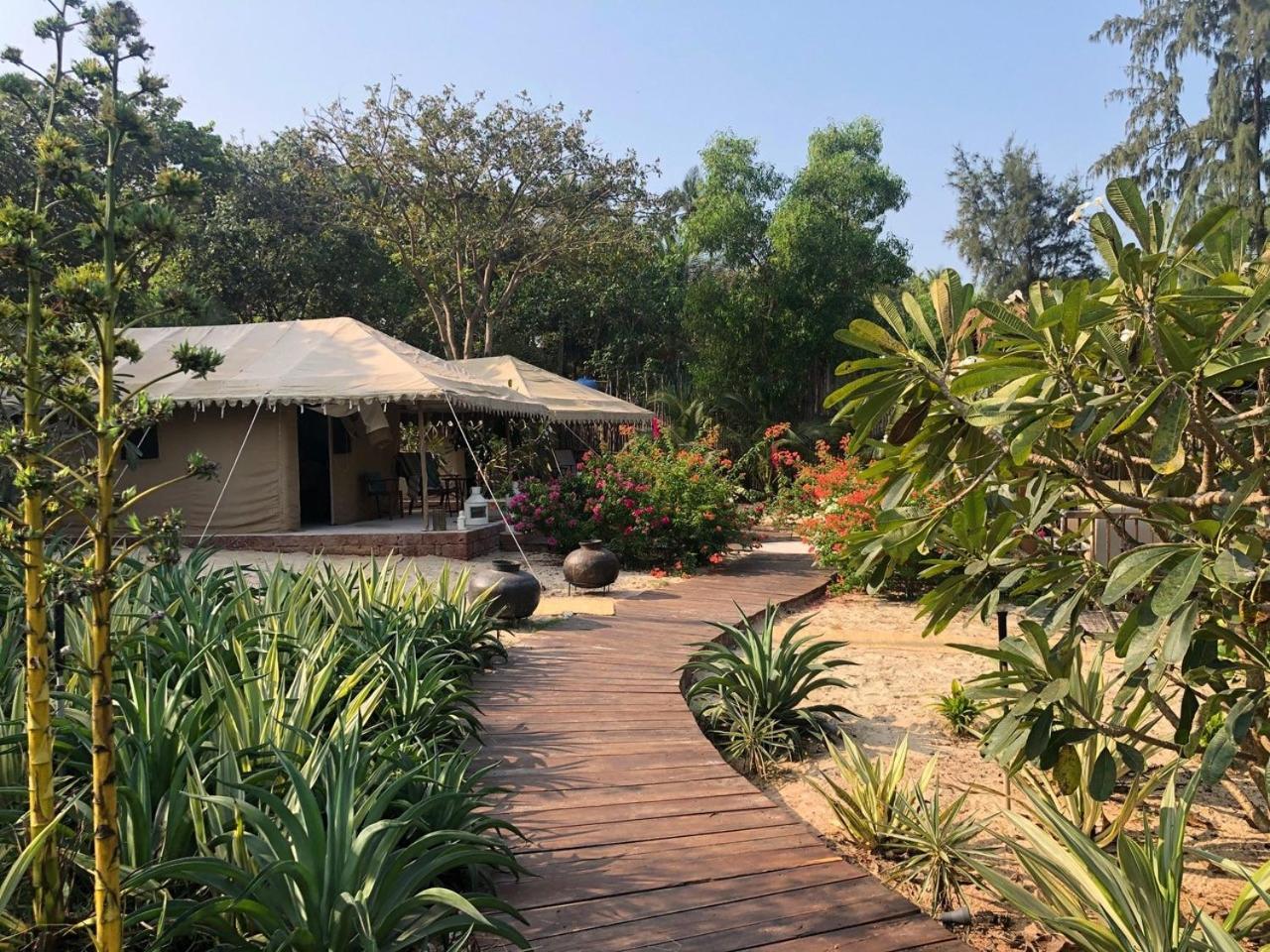 Saffronstays Stella Maris - Luxury Beach Front Villa Near Redi Beach Querim 외부 사진